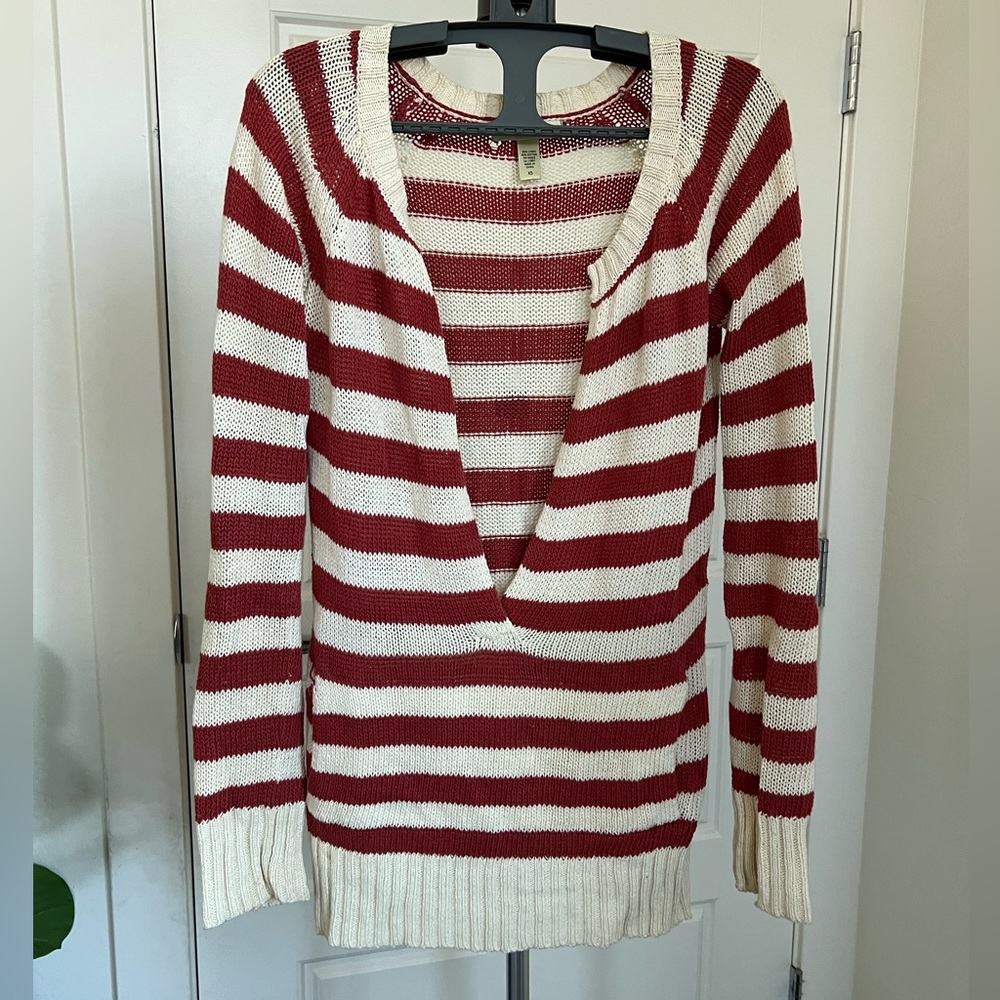 Striped Banana Republic kangaroo pouch V neck sweater